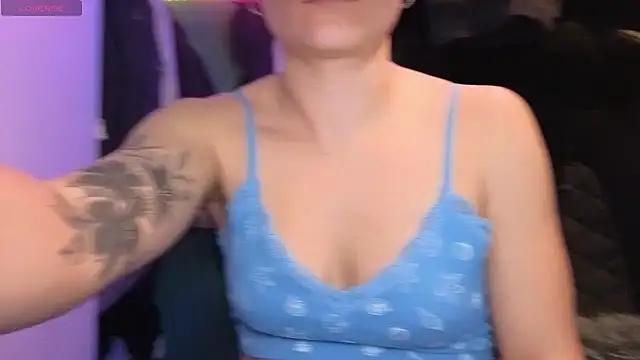 JadeAlexis403 online show from April 14, 6:47 pm