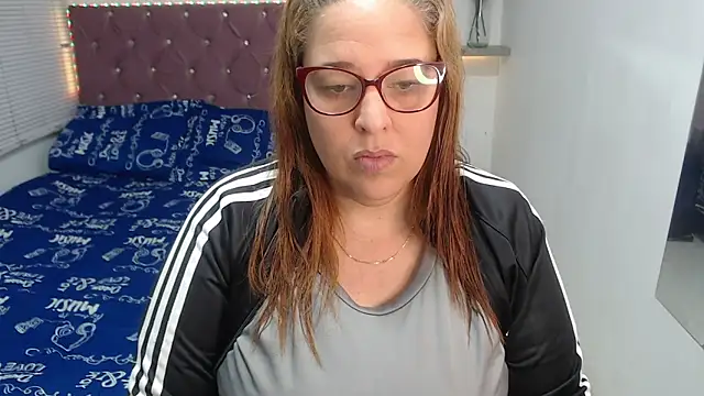 kataleyamilf69 online show from February 6, 12:41 pm