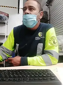 Snapshot of OMARMEX1 chatting on April 8, 5:35 pm OMARMEX1 online show from April 8, 5:35 pm