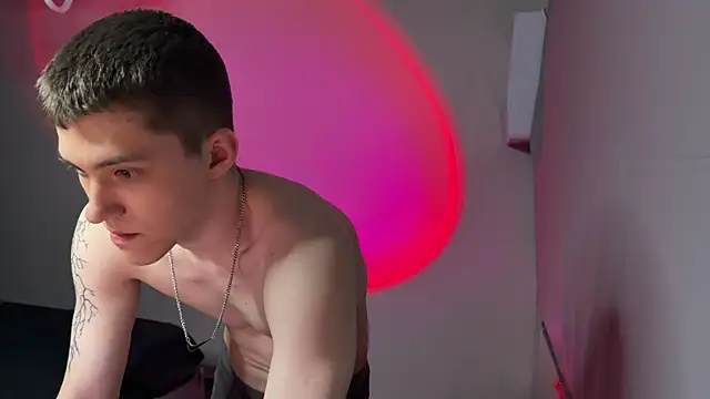 cronck52 online show from April 18, 7:07 pm