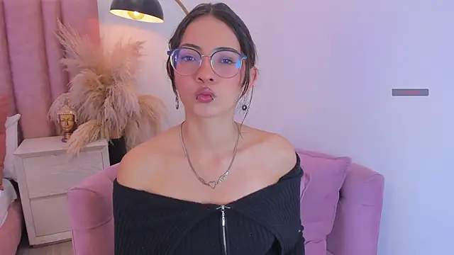 im lily  online show from March 24, 1:05 pm