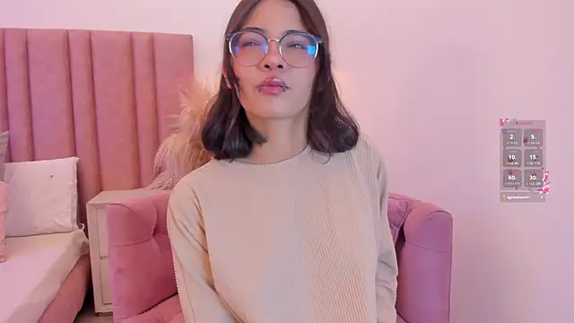 im lily  online show from April 7, 1:33 pm