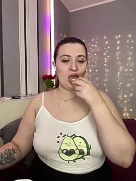 Snapshot of lipsi_vikki chatting on February 18, 7:04 am lipsi vikki online show from February 18, 7:04 am