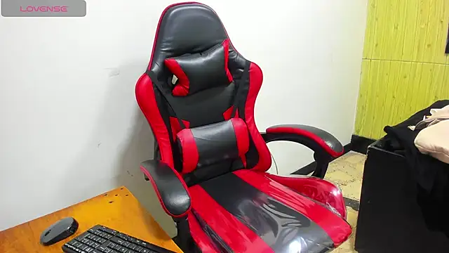 peachy hot online show from April 5, 4:42 am