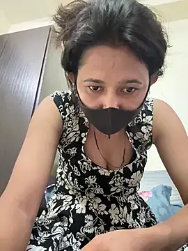 raavigirl online show from February 24, 8:01 am