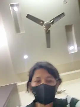 raavigirl online show from February 26, 6:18 pm