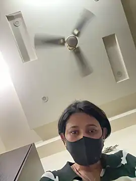 raavigirl online show from March 5, 4:03 pm