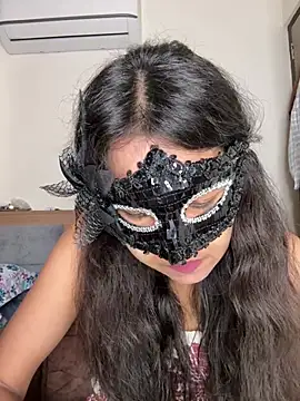 raavigirl online show from April 21, 6:52 am