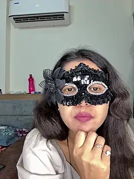 raavigirl online show from April 25, 3:31 pm