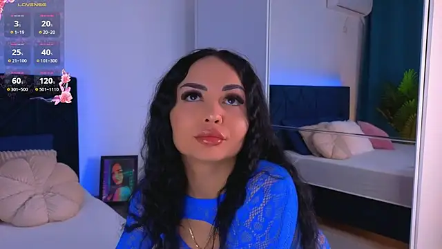 MissMichellee online show from March 25, 10:27 pm