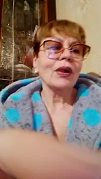 SophieBurns online show from April 19, 6:10 pm