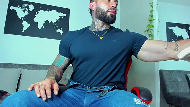 Alessrose online show from April 21, 8:01 pm