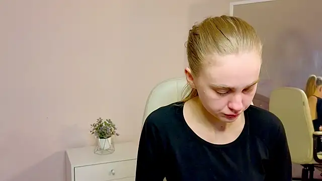 Erica Grace online show from April 22, 5:32 am