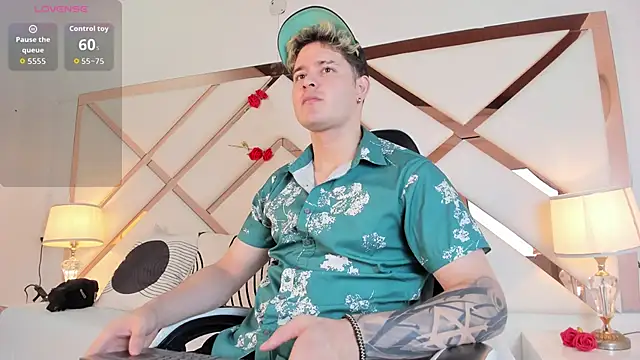 rayan linxx online show from February 16, 7:32 pm