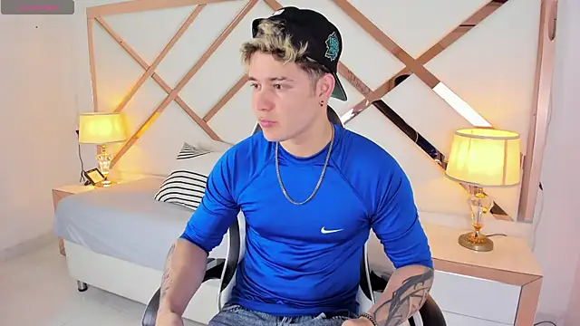 rayan linxx online show from February 17, 7:20 pm