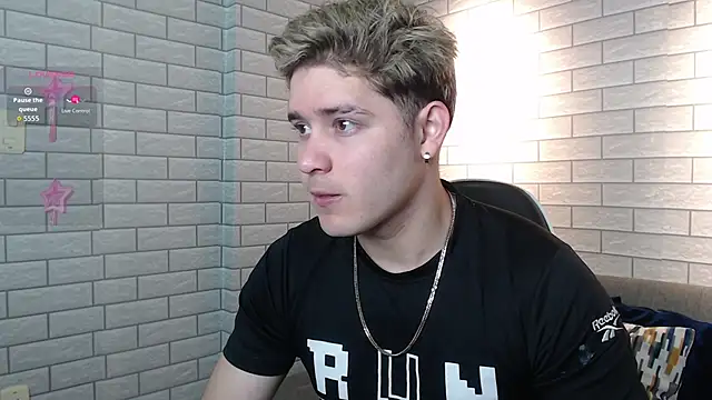 rayan linxx online show from March 23, 7:51 pm