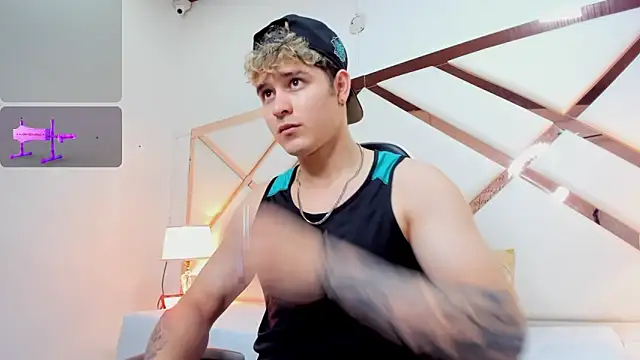 rayan linxx online show from April 14, 8:26 pm