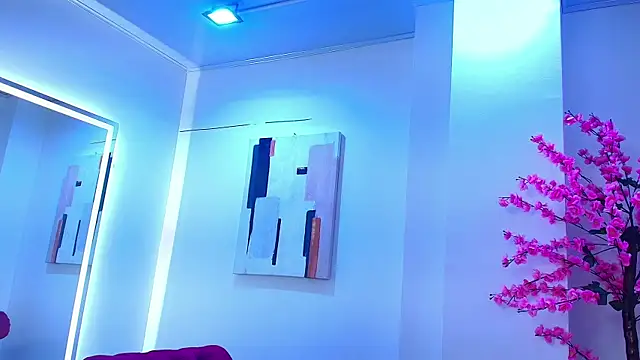 Alanna  scott online show from April 22, 3:53 am