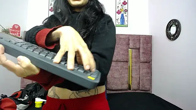 FRANCESCA LOVE  online show from April 18, 7:34 am