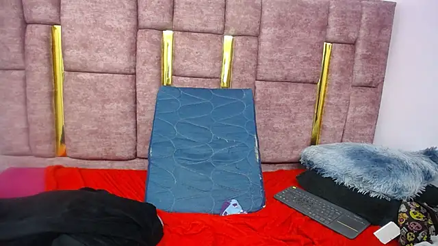 FRANCESCA LOVE  online show from April 23, 4:03 am