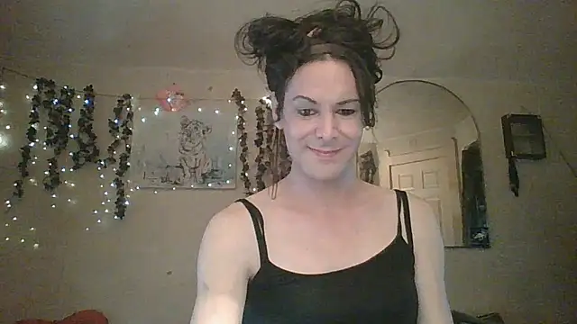 Snapshot of sillymillie4 chatting on June 16, 9:50 pm sillymillie4 online show from June 16, 9:50 pm