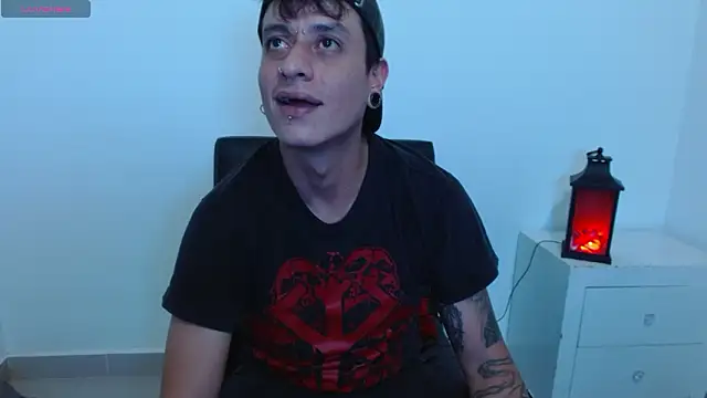 SkinnyDevil12 online show from February 11, 4:17 am