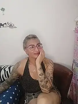 Snapshot of Charlotte_gray_ chatting on February 13, 1:18 pm Charlotte gray online show from February 13, 1:18 pm