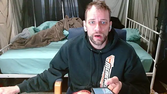 cguffey2284 online show from February 20, 7:14 pm