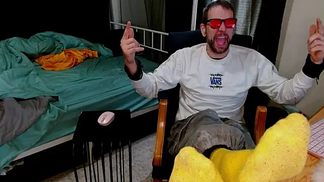 cguffey2284 online show from February 23, 7:22 pm