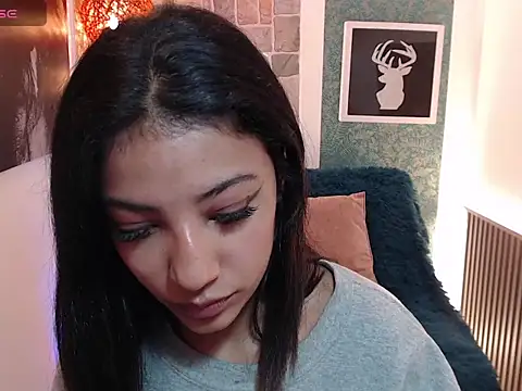 Snapshot of Scarleet_miaa chatting on July 28, 8:52 pm Scarleet miaa online show from July 28, 8:52 pm