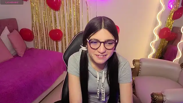 Snapshot of MAHYRA_TAY chatting on February 19, 7:10 pm MAHYRA TAY online show from February 19, 7:10 pm