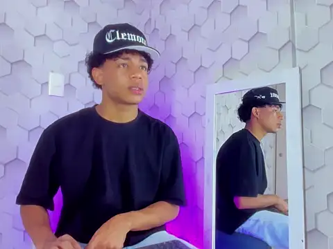 777 dmz  online show from February 10, 1:32 am