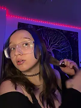 Snapshot of mommynxttie chatting on February 28, 7:09 am mommynxttie online show from February 28, 7:09 am