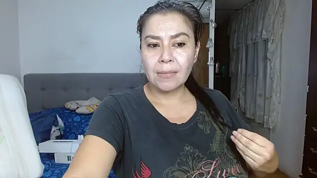 Karo sexy online show from October 4, 6:00 am