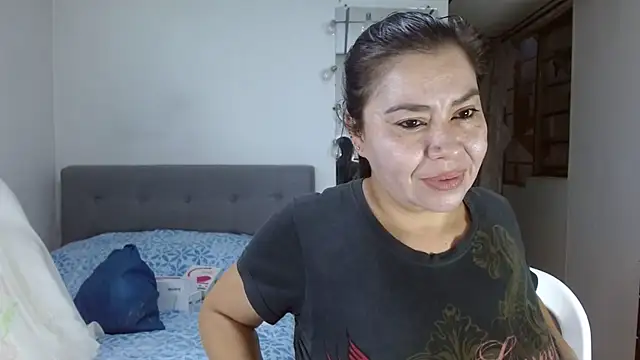 Karo sexy online show from October 4, 10:30 pm