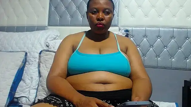 SEXYBUSTYEBONYXX online show from April 19, 5:01 pm