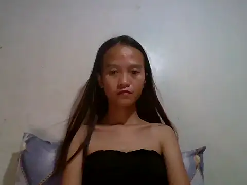 Yourlilpinayy online show from March 12, 8:15 pm