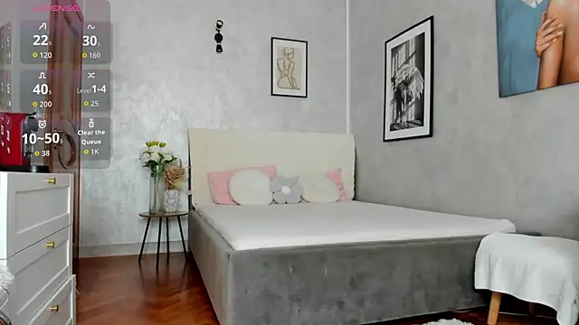 ElinaMoon  online show from June 23, 10:57 am