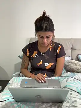 RachelWeisz  online show from April 21, 11:49 am