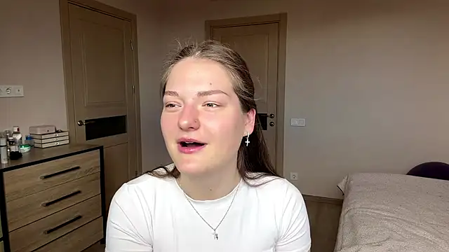 Milayouknow online show from April 23, 12:15 pm