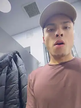 Snapshot of Eros_lee chatting on March 17, 12:04 am Eros lee online show from March 17, 12:04 am