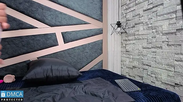 sandra rey  online show from February 25, 7:01 pm