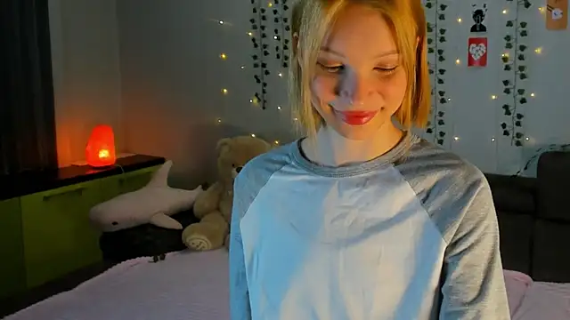 Kiracute18 online show from March 30, 4:52 pm