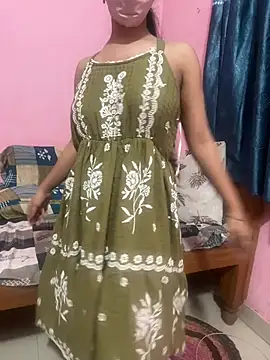 Snapshot of Hello_Priya16 chatting on June 18, 10:36 pm Hello Priya16 online show from June 18, 10:36 pm