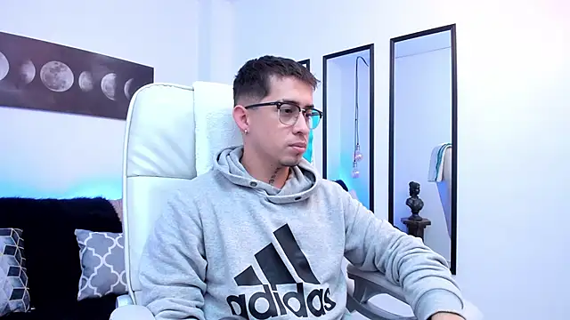 Tommas Jhonson online show from March 7, 3:36 am