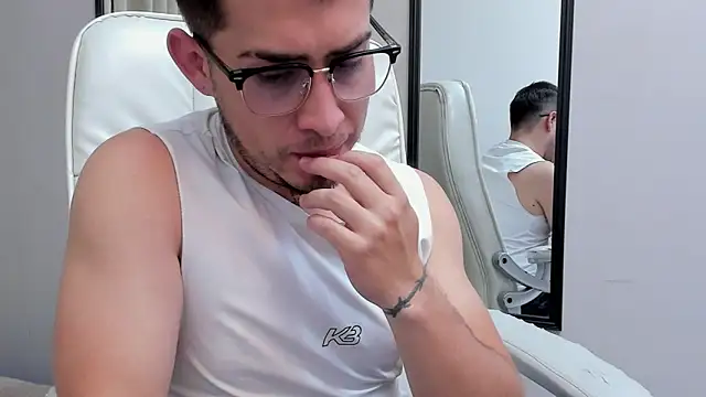 Tommas Jhonson online show from April 22, 12:02 am