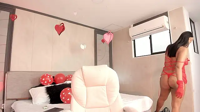 alicee clark  online show from February 14, 1:30 pm