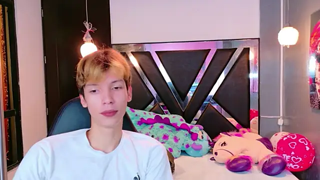 Liam Green1 online show from February 15, 12:58 pm