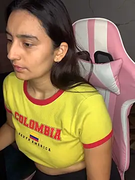 -BabyLuna online show from April 8, 12:38 pm