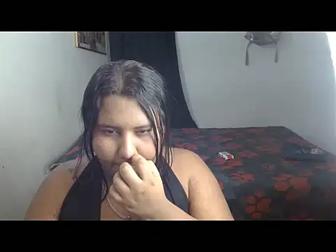 naomyandpablot online show from April 22, 4:37 am